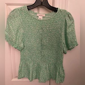 Cute green floral blouse size S
